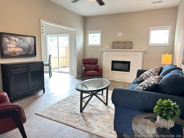 Building Photo - 910 Kingscote Dr