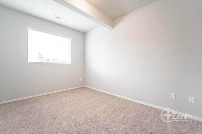 Building Photo - 2608 S White Salmon Dr