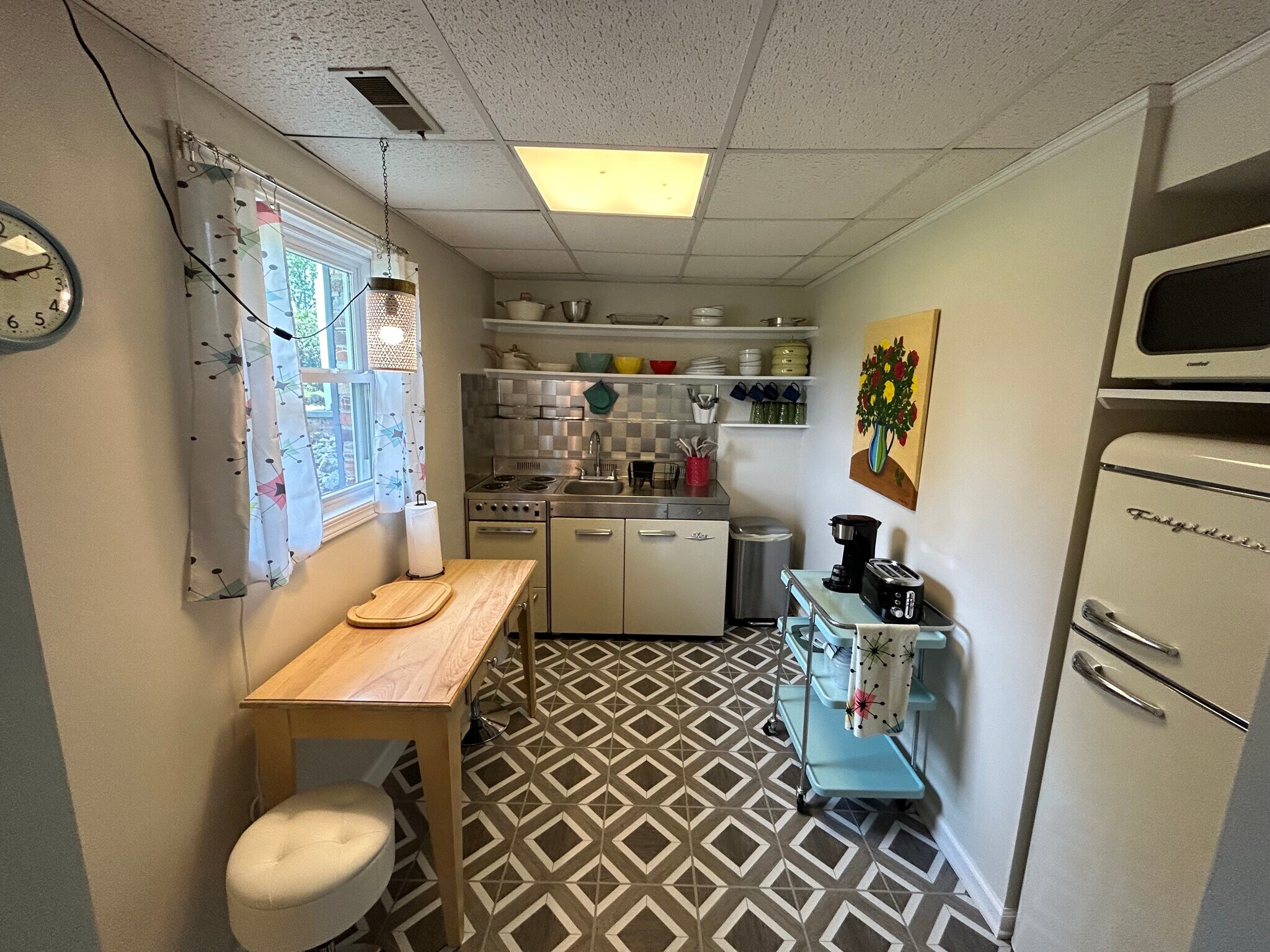 kitchenette. two burner stove, fridge, sink, microwave, coffee maker, etc. - 2671 Thomas Jefferson Pky