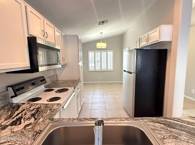 Building Photo - 11550 E Contessa St