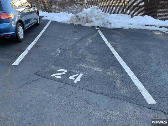 Building Photo - 275 Hoym St