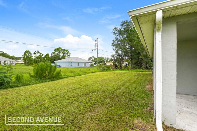 Building Photo - 846 Carnation Ave SE