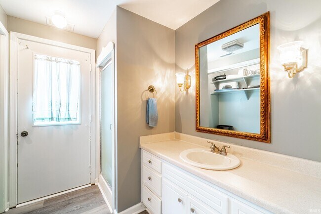 Building Photo - 18205 Doty Rd