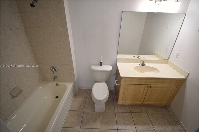 Building Photo - 102 SW 6th Ave