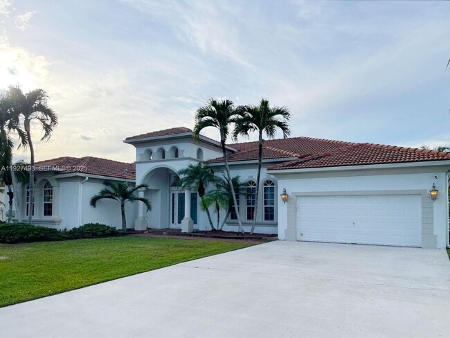 Building Photo - 2640 Fairways Dr