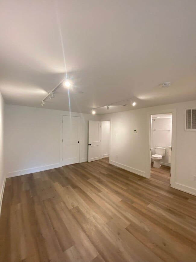 Building Photo - Modern Petworth 2-Bed/Bath with Outdoor Sp...