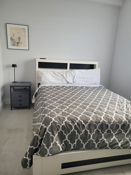 Building Photo - 115 Arctic Ave