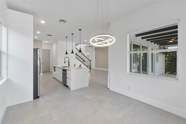 Building Photo - 12015 NW 83rd Pl