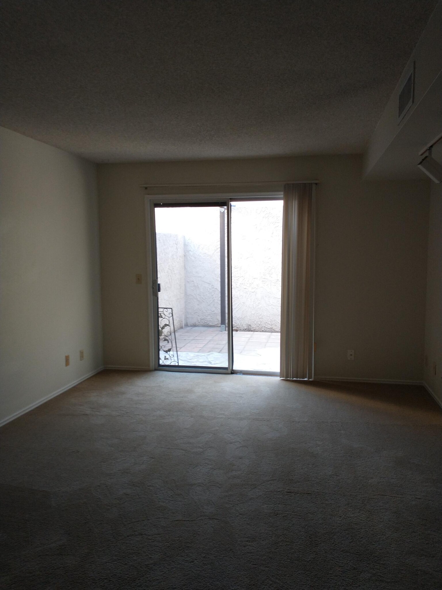 Main bedroom with patio - 2841 N 61st Pl