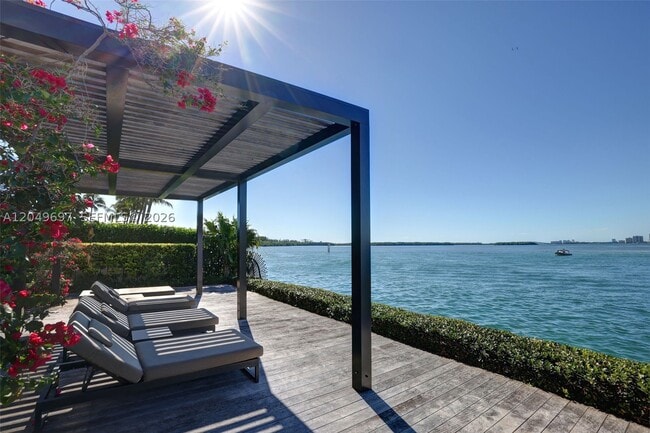 Building Photo - 5245 Fisher Island Dr