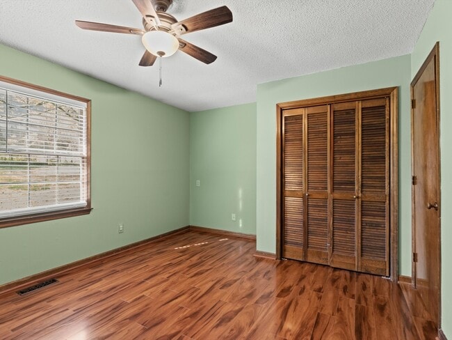 Building Photo - 115 Gaylor Dr