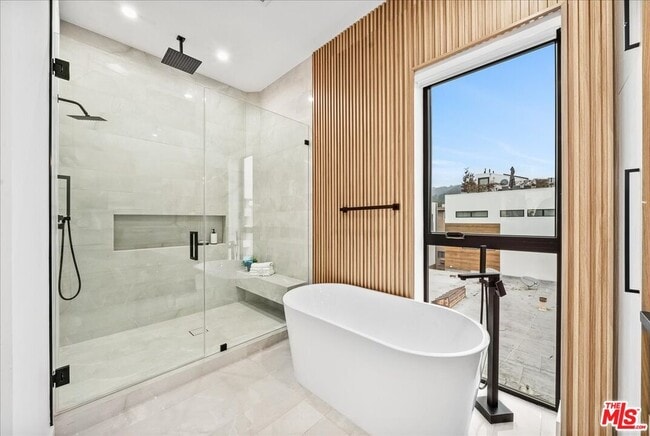 Building Photo - 7309 N Eaton St