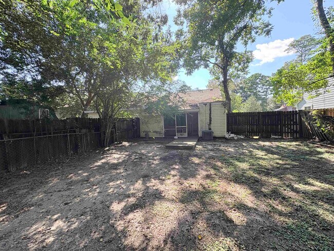 Building Photo - 3245 Mound Dr