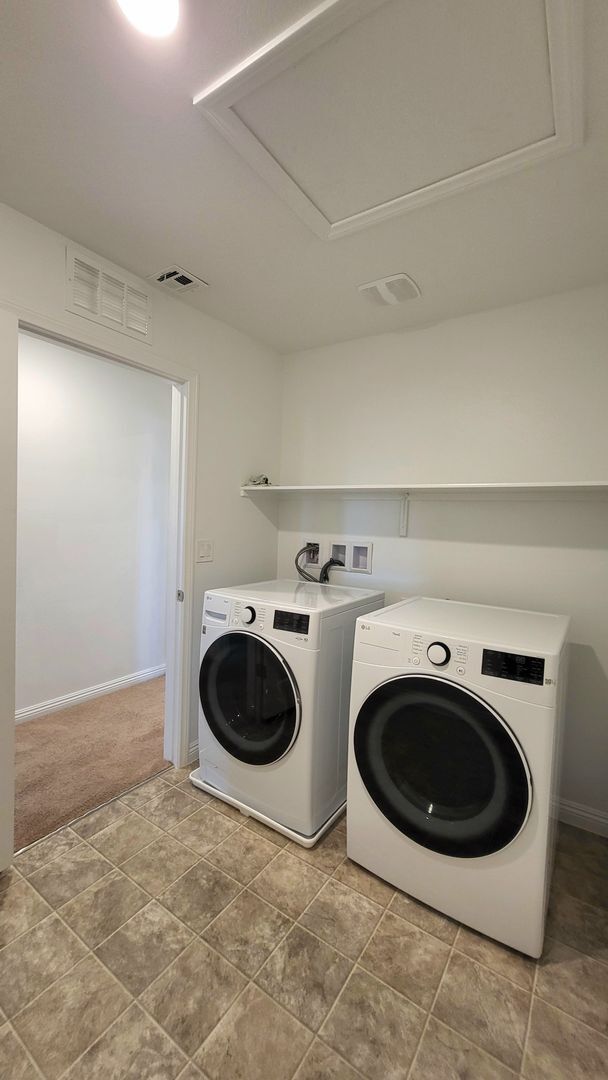 Building Photo - TESORA PAHRUMP - E. Summit Avenue