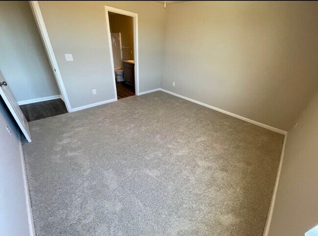 Building Photo - 2135 Twisted Cedar Ct