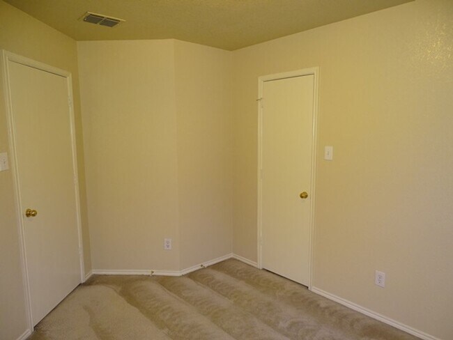 Building Photo - 6046 Mountain Meadow