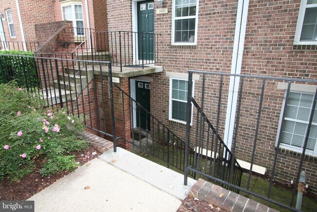 Building Photo - 3924 Chesterwood Dr