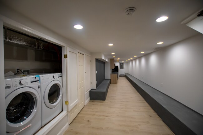 Building Photo - 2021 N 15th St