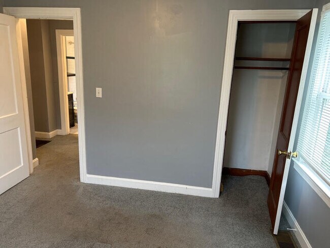 Building Photo - Cozy 4-Bedroom 1 Bath Home  in Peaceful Lo...