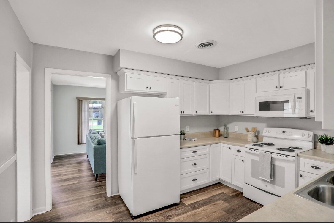 Building Photo - 108 Dellwood Ave