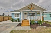 Building Photo - 875 53rd Terrace N