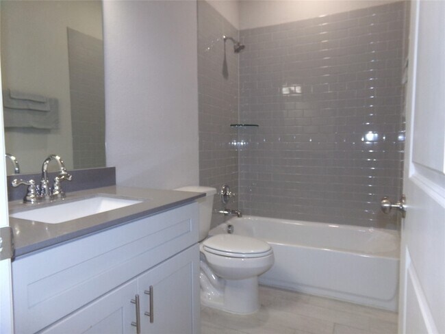 Building Photo - 1748 Redding St