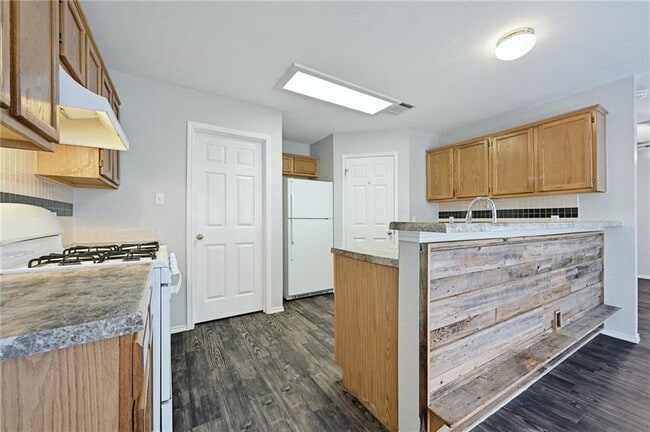 Building Photo - 1311 Tetbury Ln