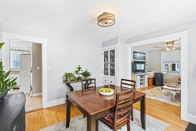 Building Photo - 31 E Foster St