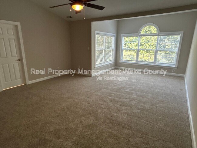 Building Photo - 1100 Kirkeenan Cir