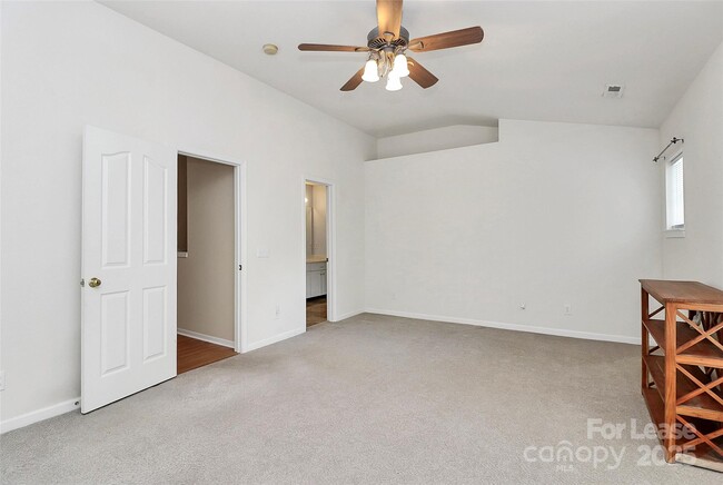 Building Photo - 16919 Commons Creek Dr