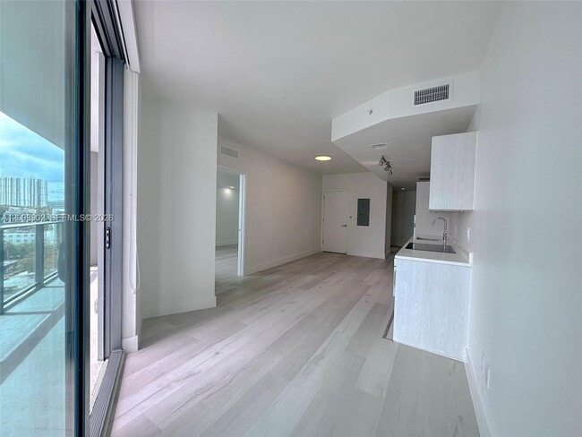 Building Photo - 501 NE 31st St