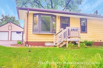 Building Photo - 3 Bed Home w/ Large Garage