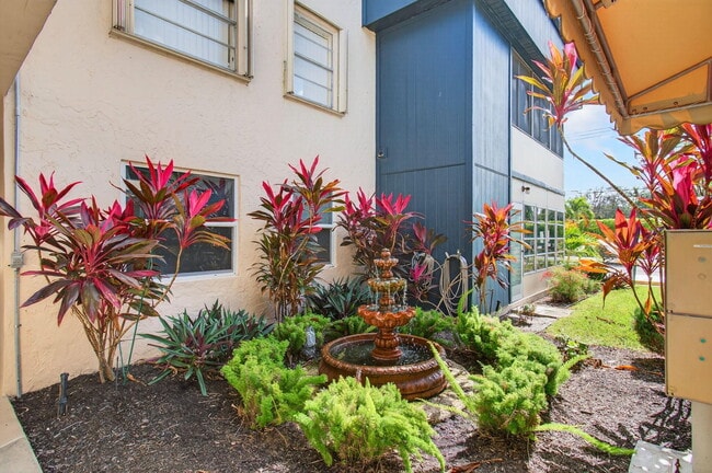 Building Photo - 180 Flanders C