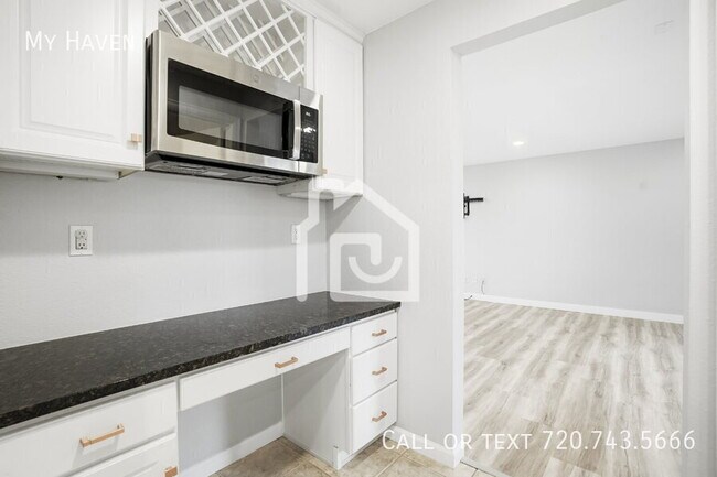 Building Photo - 2351 S Garland St