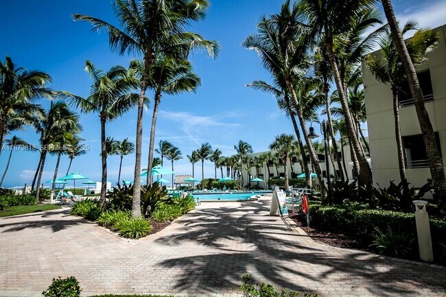 Building Photo - 3801 S Ocean Dr