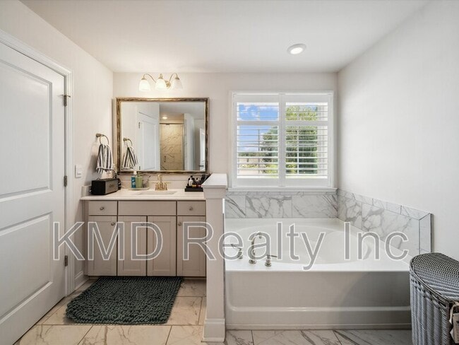 Building Photo - 6112 Willow Pin Ln