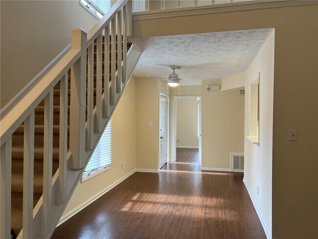 Building Photo - 1717 Wynndowne Trail