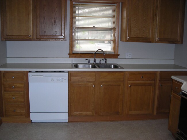 Building Photo - Premier Home Rentals