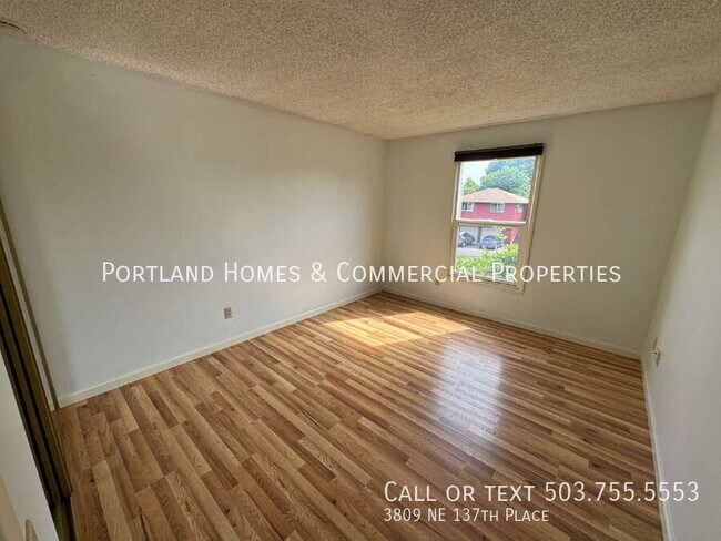 Building Photo - 3809 NE 137th Pl