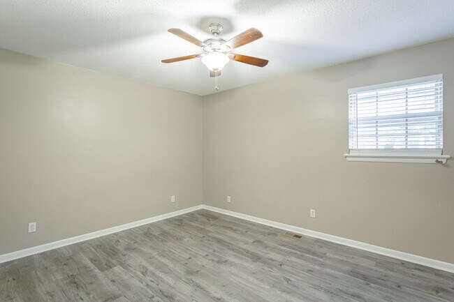 Building Photo - 741 S Germantown Cir