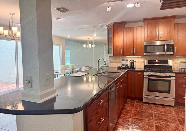 Building Photo - 20313B Sunny Shores Dr