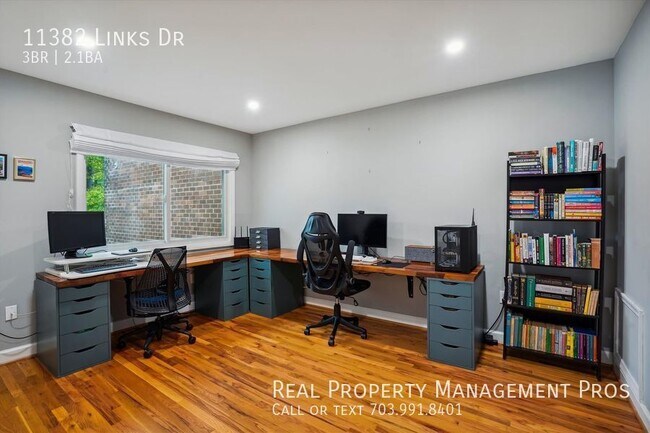 Building Photo - 11382 Links Dr
