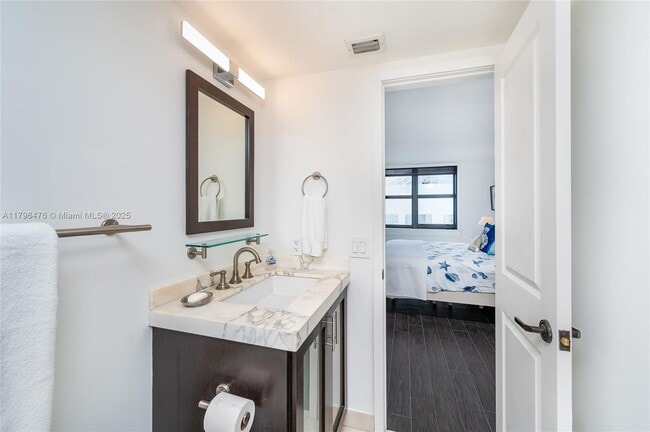 Building Photo - 4301 Collins Ave