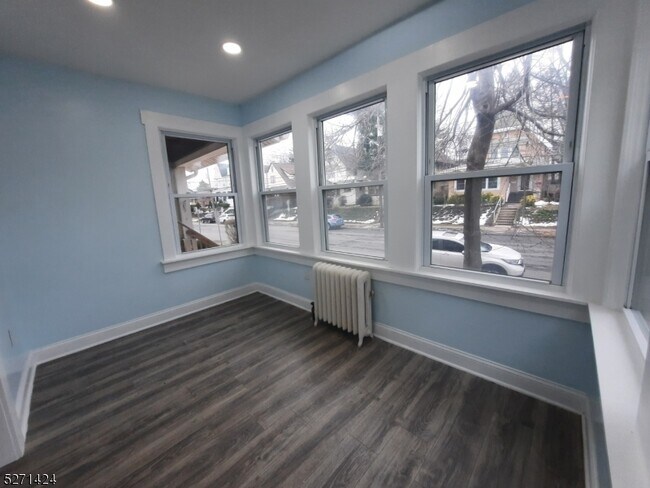 Building Photo - 174 Joralemon St