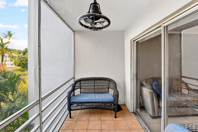 Building Photo - 1630 Embassy Dr