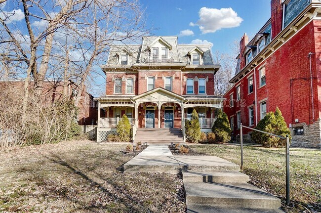 Building Photo - 2114 Kemper Ln