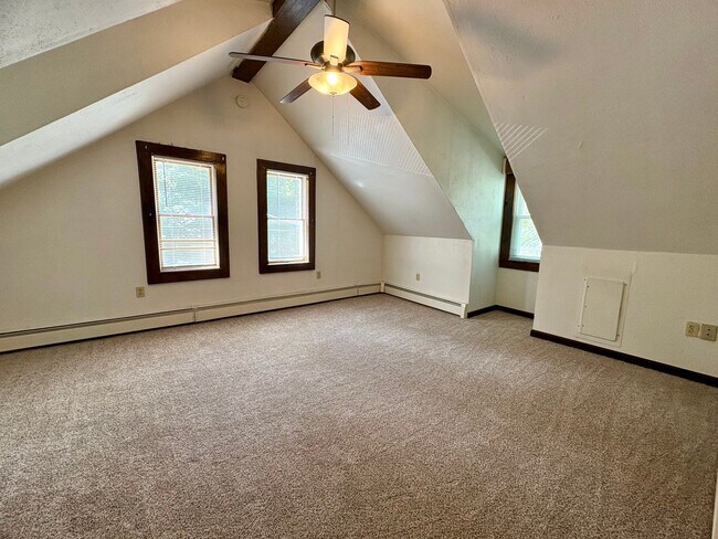 Building Photo - 3630 Colebrook Rd