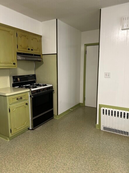 Building Photo - 34 Sand St