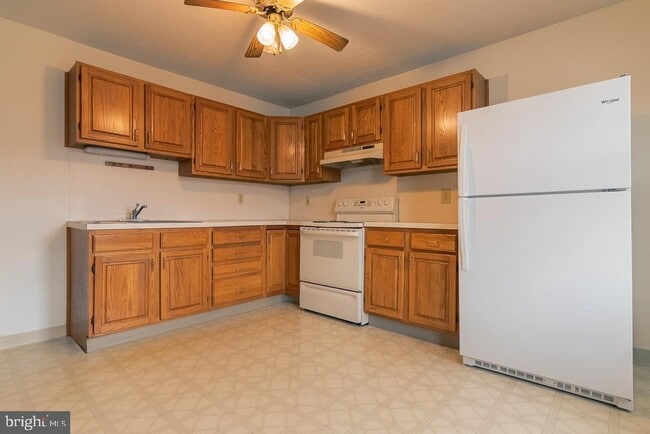 Building Photo - 3807 Kutztown Rd