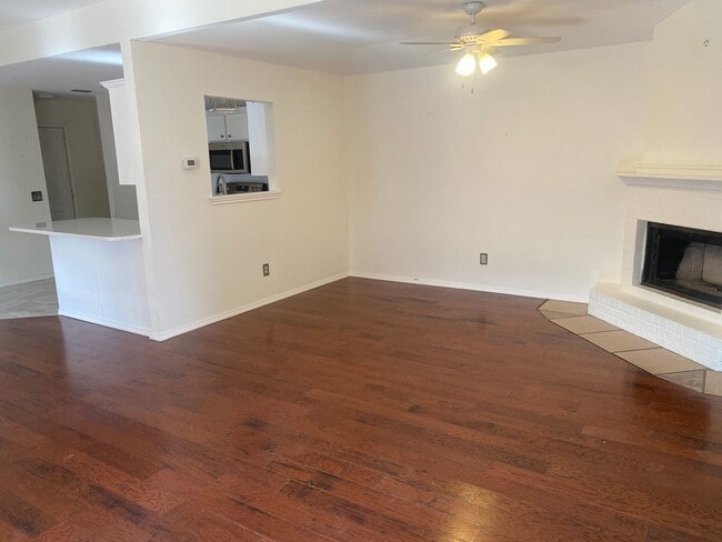 Building Photo - 3 bed 2 bath - Frenship ISD